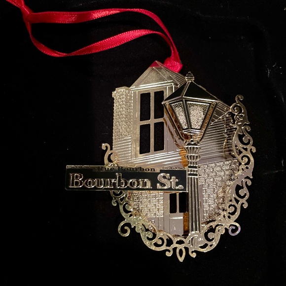 New Orleans Christmas gold ornament- by Lee Michaels - mint condition - Picture 4 of 8